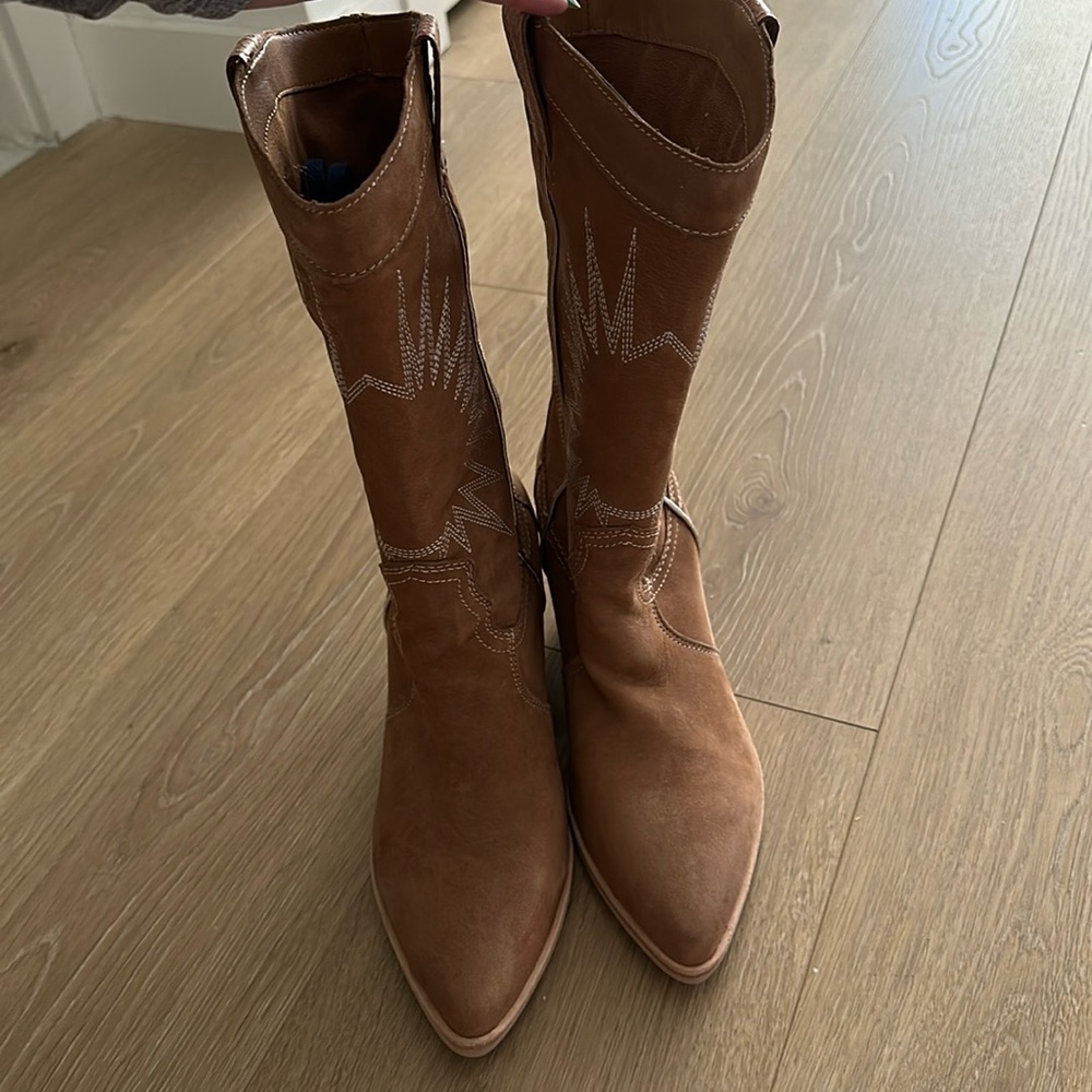 BRAND NEW Dolce Vita Cowboy Boots